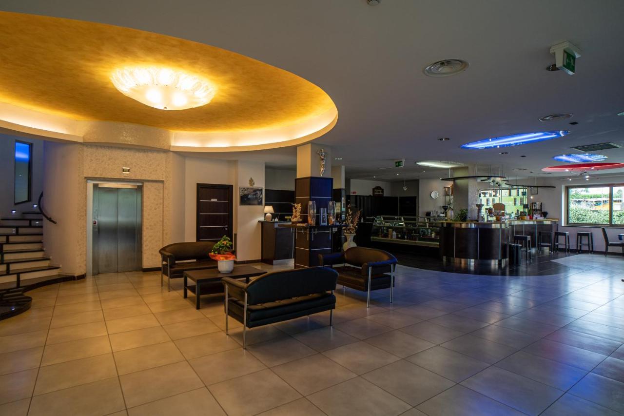 Hotel Insteia Polla Luaran gambar