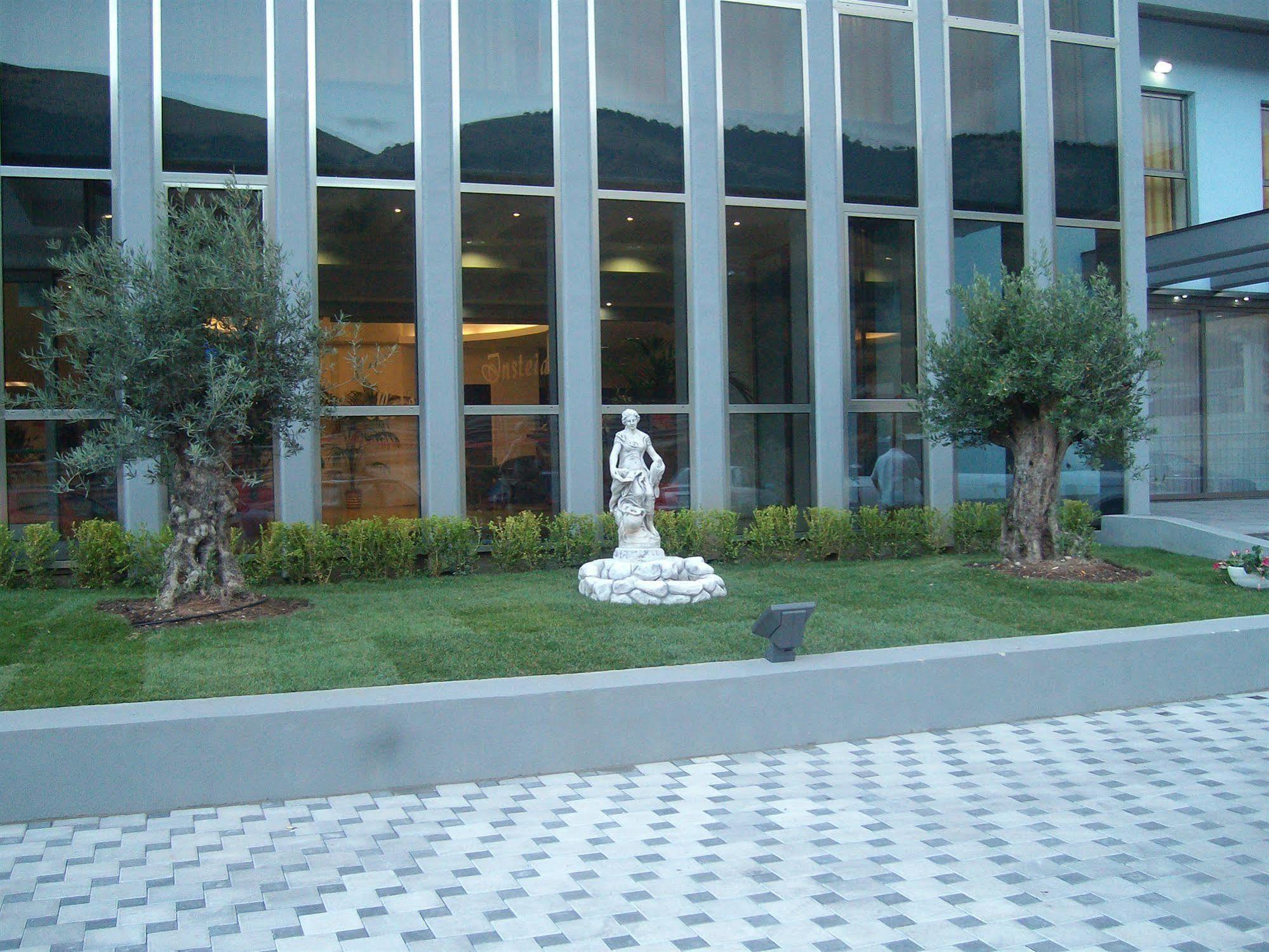 Hotel Insteia Polla Luaran gambar